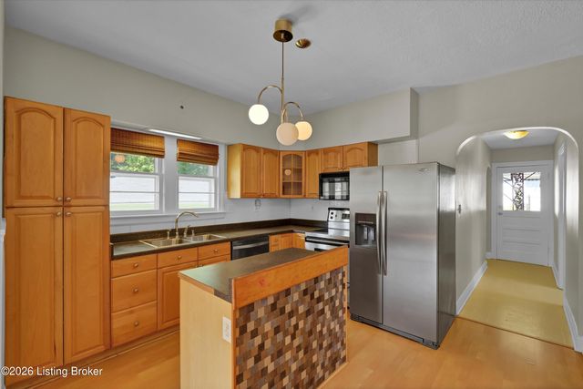2903 Lindsay Ave, Louisville, KY 40206