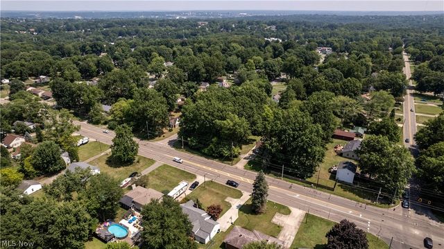S Meridian Road, Youngstown, OH 44511