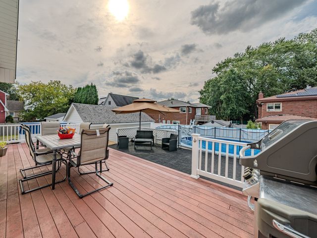 23 Henry St, Saugus, MA 01906