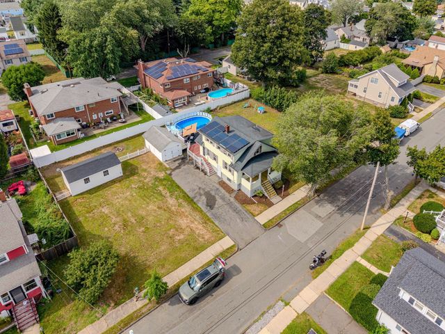 23 Henry St, Saugus, MA 01906