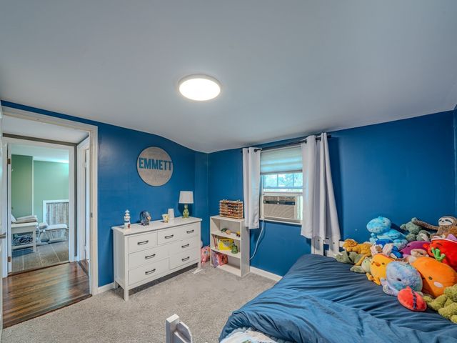 23 Henry St, Saugus, MA 01906