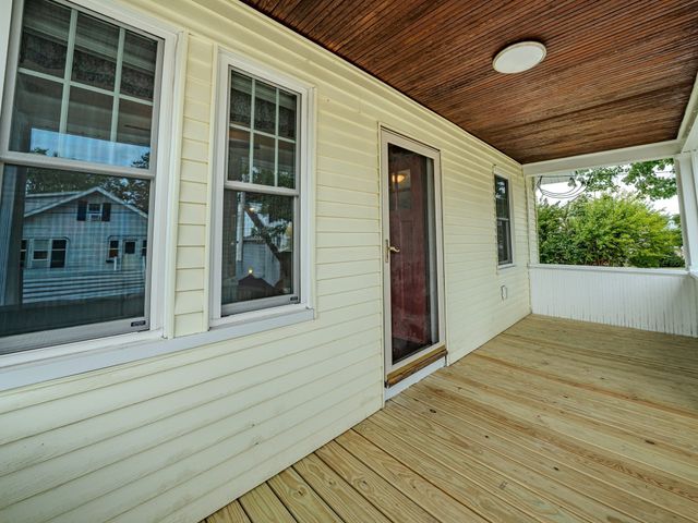 23 Henry St, Saugus, MA 01906