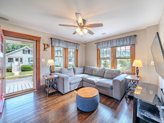 23 Henry St, Saugus, MA 01906