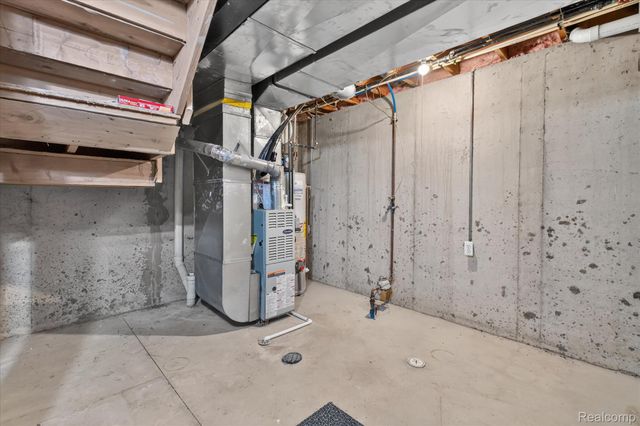 8589 Barrington Drive, Superior Charter Township, MI 48198