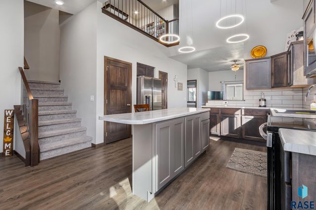 7216 E 45th St Street, Sioux Falls, SD 57110