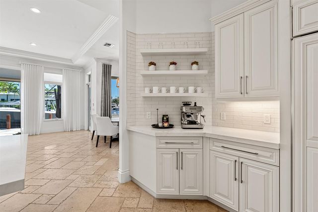 2320 NE 34th Court, Lighthouse Point, FL 33064