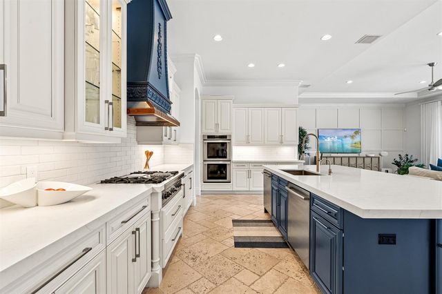 2320 NE 34th Court, Lighthouse Point, FL 33064