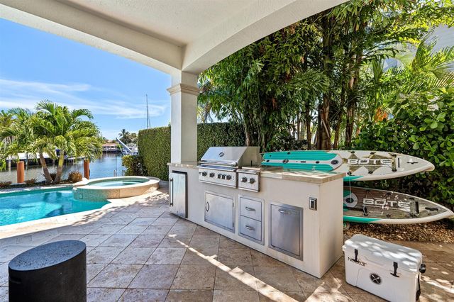 2320 NE 34th Court, Lighthouse Point, FL 33064
