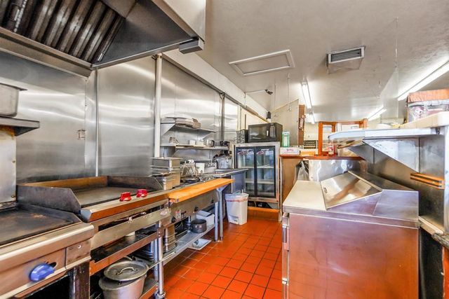 2701 E 9Th St, Oakland, CA 94601