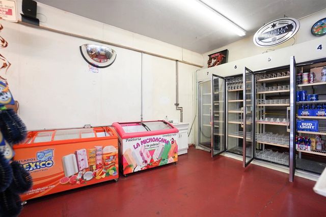 2701 E 9Th St, Oakland, CA 94601