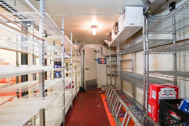 2701 E 9Th St, Oakland, CA 94601