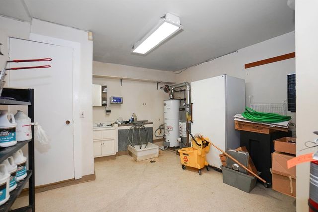 2701 E 9Th St, Oakland, CA 94601