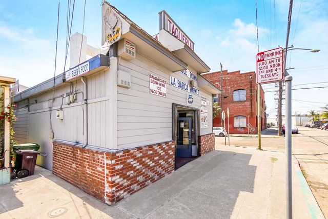 2701 E 9Th St, Oakland, CA 94601