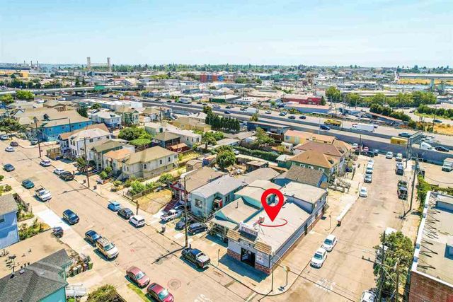2701 E 9Th St, Oakland, CA 94601