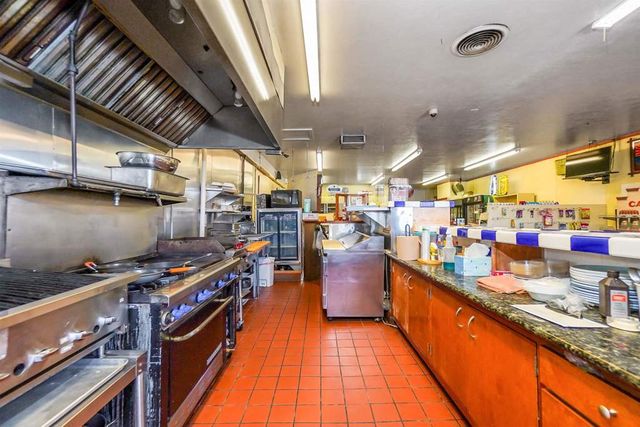 2701 E 9Th St, Oakland, CA 94601