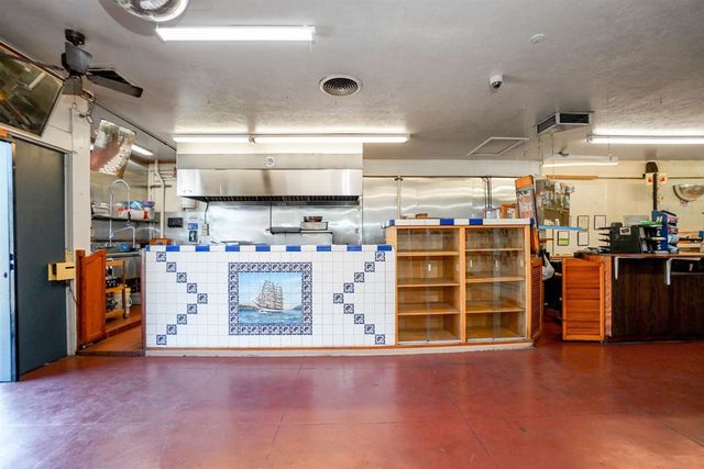 2701 E 9Th St, Oakland, CA 94601