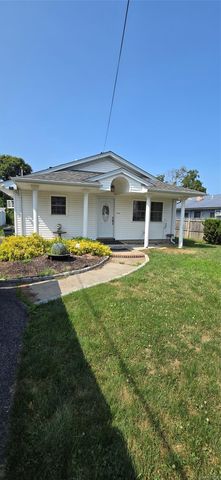 13 Manor Drive, Shirley, NY 11967
