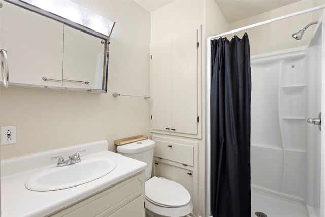 111 Alamo Street, Waxahachie, TX 75165
