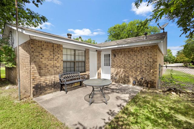 111 Alamo Street, Waxahachie, TX 75165
