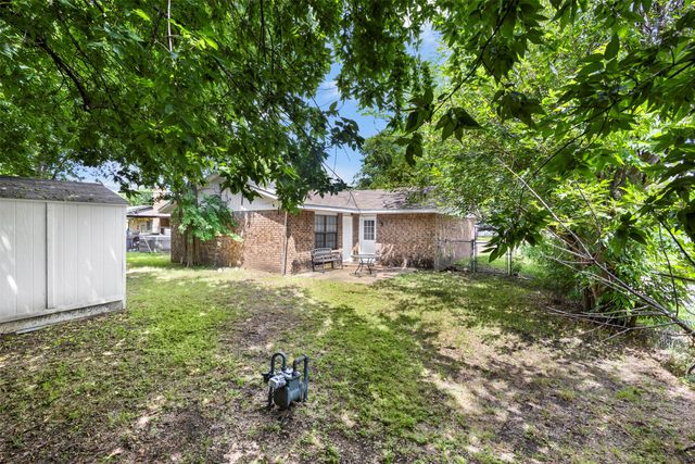 111 Alamo Street, Waxahachie, TX 75165