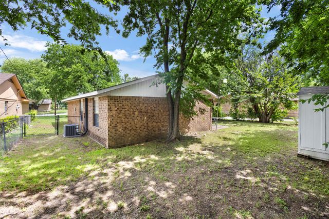 111 Alamo Street, Waxahachie, TX 75165