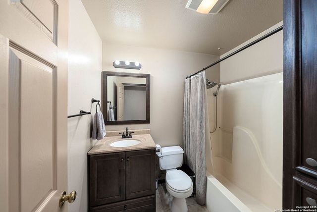 103 Misty Bend, Floresville, TX 78114