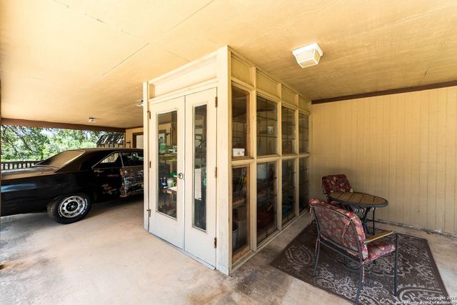 103 Misty Bend, Floresville, TX 78114