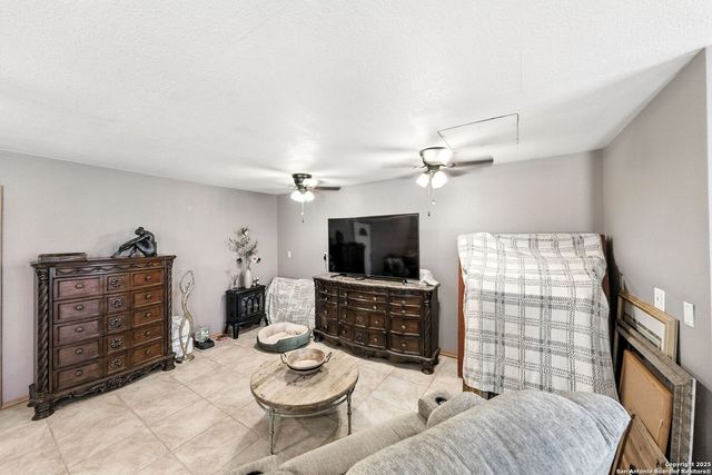 103 Misty Bend, Floresville, TX 78114
