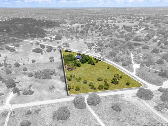 103 Misty Bend, Floresville, TX 78114