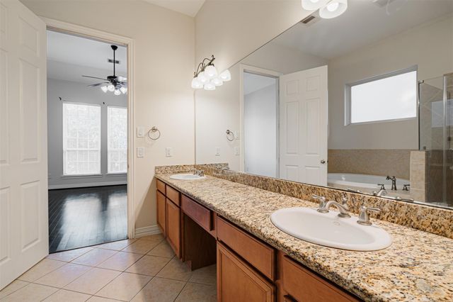 7155 Windwater Lagoon, Houston, TX 77036