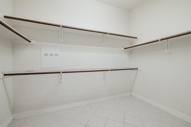 7155 Windwater Lagoon, Houston, TX 77036