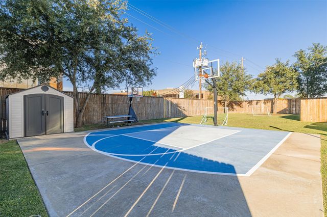 7155 Windwater Lagoon, Houston, TX 77036