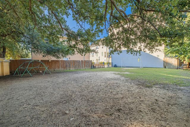 7155 Windwater Lagoon, Houston, TX 77036