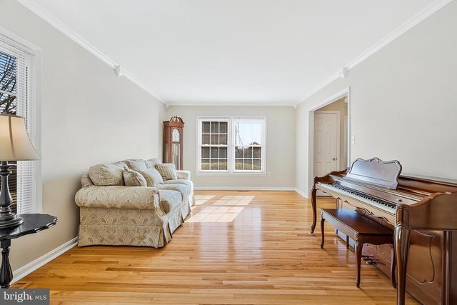 117 CONNEMARA DR, Sterling, VA 20164