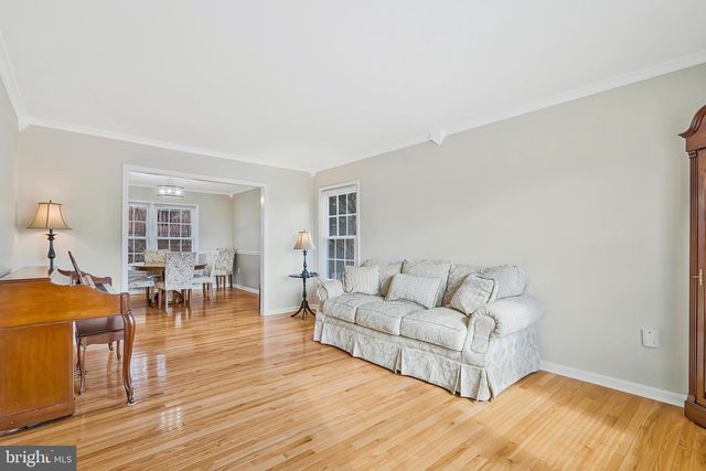 117 CONNEMARA DR, Sterling, VA 20164