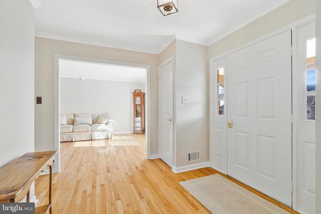 117 CONNEMARA DR, Sterling, VA 20164