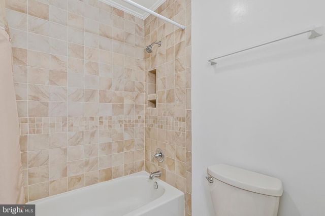 117 CONNEMARA DR, Sterling, VA 20164