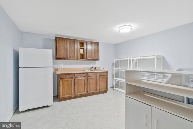 117 CONNEMARA DR, Sterling, VA 20164