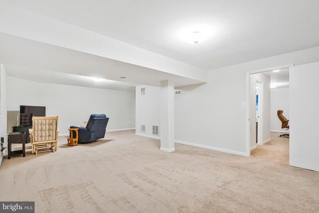 117 CONNEMARA DR, Sterling, VA 20164