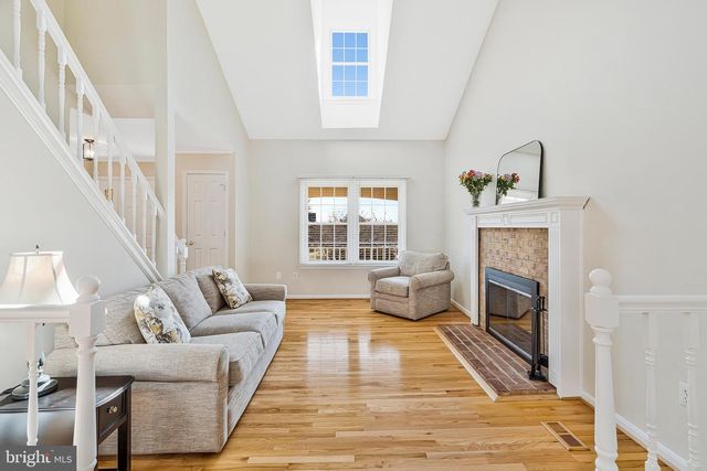 117 CONNEMARA DR, Sterling, VA 20164