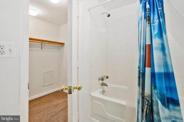 117 CONNEMARA DR, Sterling, VA 20164