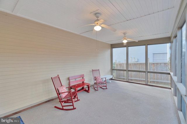 117 CONNEMARA DR, Sterling, VA 20164