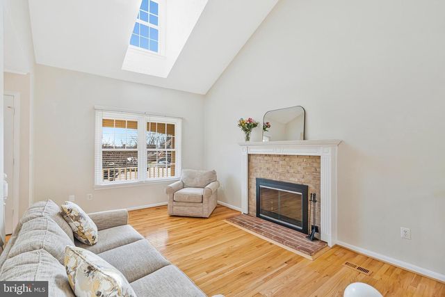 117 CONNEMARA DR, Sterling, VA 20164