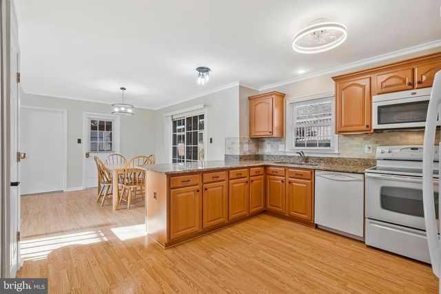 117 CONNEMARA DR, Sterling, VA 20164