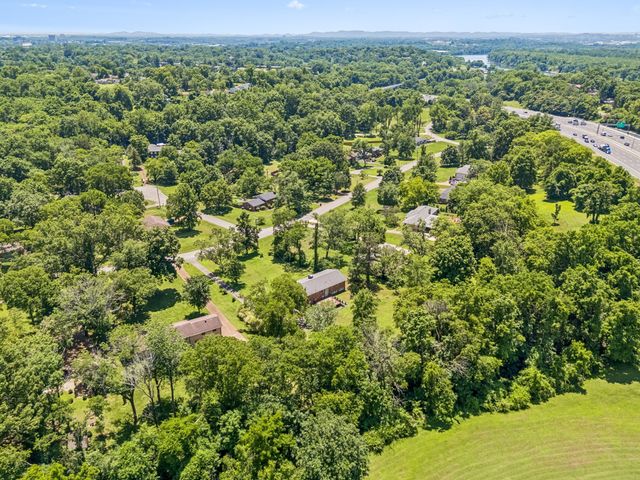 2632 Windemere Dr, Nashville, TN 37214