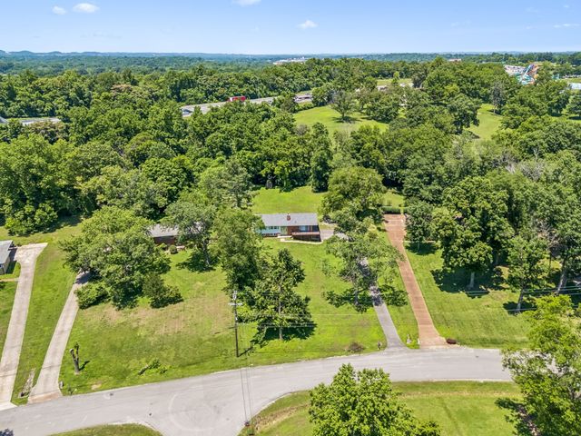 2632 Windemere Dr, Nashville, TN 37214