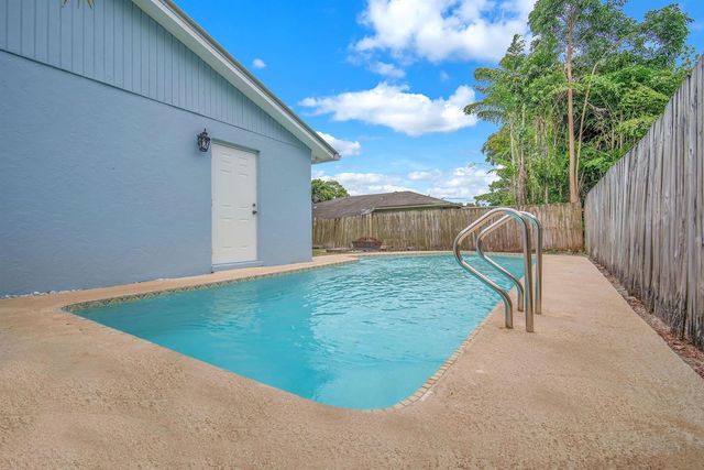 9240 HONEYWELL Road, Lake Worth, FL 33467