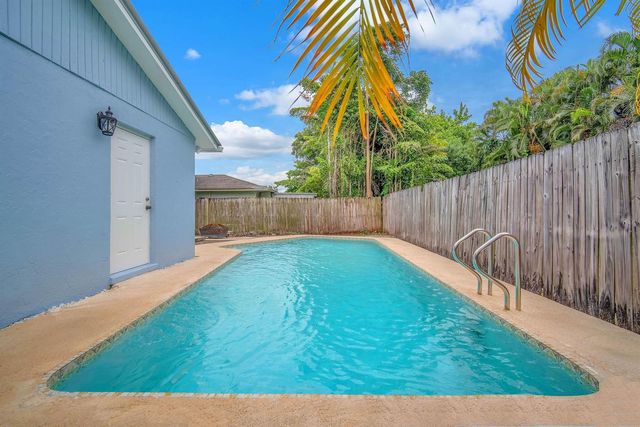 9240 HONEYWELL Road, Lake Worth, FL 33467