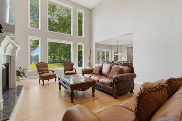1610 W Caleb Court, Springfield, MO 65810