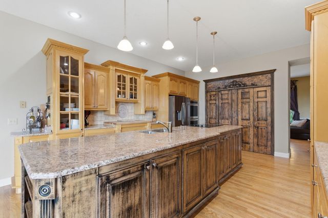1610 W Caleb Court, Springfield, MO 65810